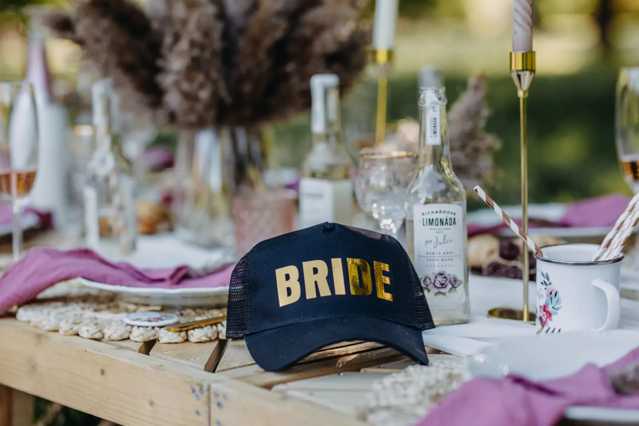 Černá kšiltovka - Bride