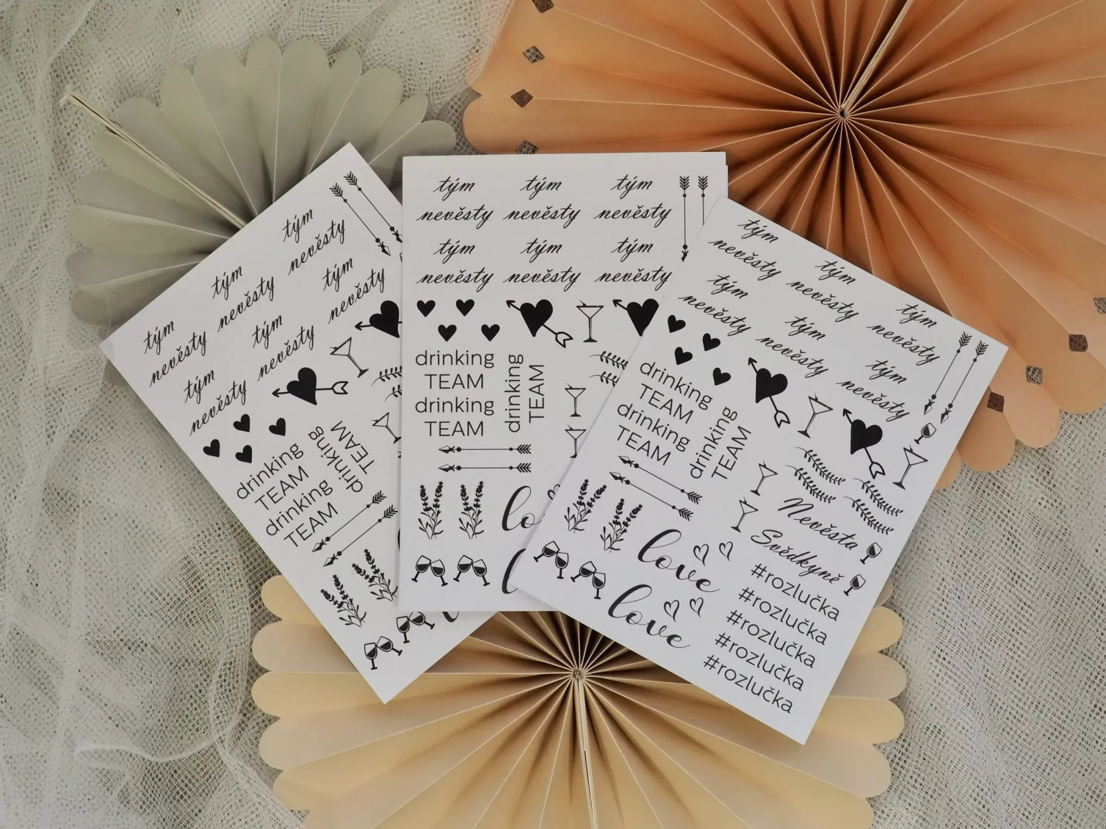 Černobílé tetování Drinking team