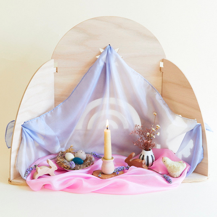 Sezónní polička podle Waldorsfké pedagogiky