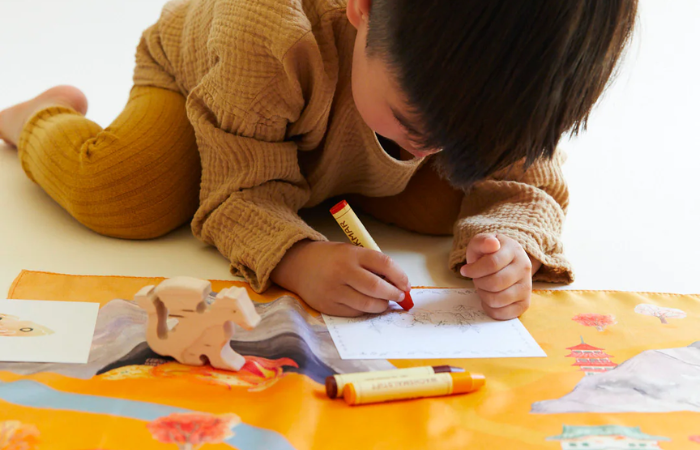 Hedvábné předplatné Sarah`s Silks: Playsilk in the Mail