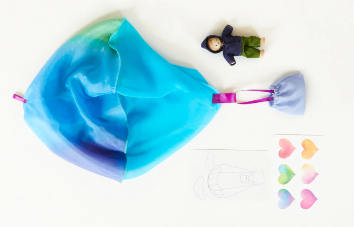 Hedvábné předplatné Sarah`s Silks: Playsilk in the Mail