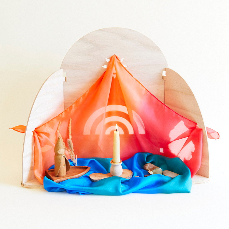 Sezónní polička podle Waldorsfké pedagogiky