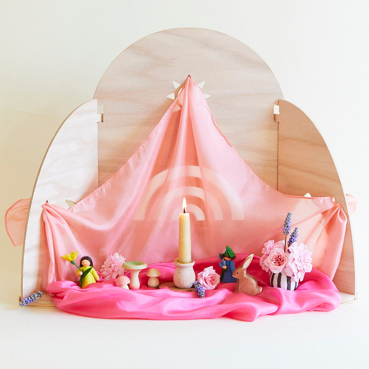 Sezónní polička podle Waldorsfké pedagogiky