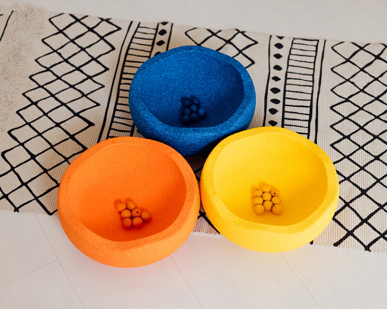 Utukutu-stapelstein-hry-na-trideni