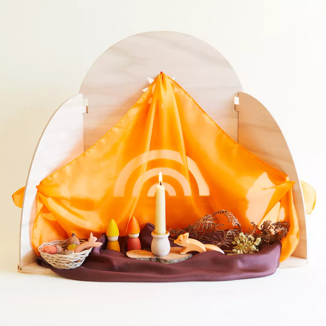 Sezónní polička podle Waldorsfké pedagogiky