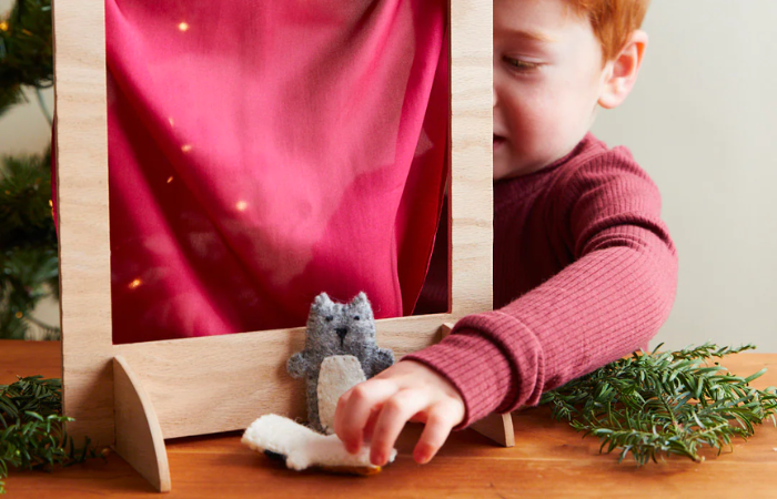 Hedvábné předplatné Sarah`s Silks: Playsilk in the Mail