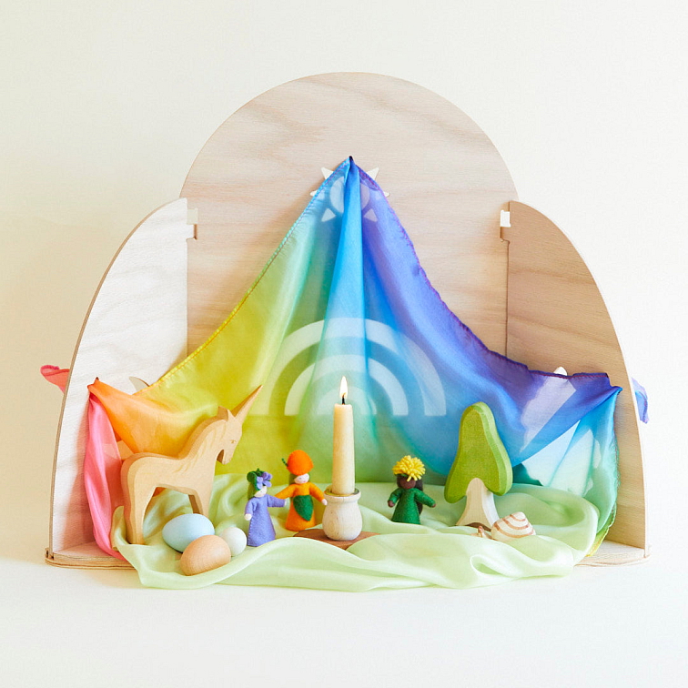 Sezónní polička podle Waldorsfké pedagogiky