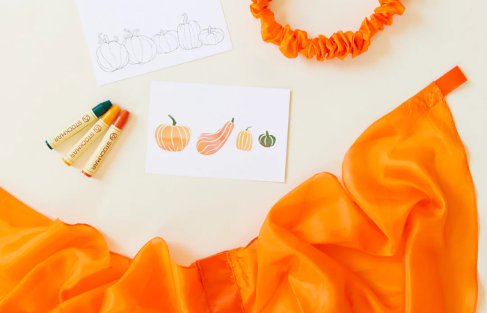 Hedvábné předplatné Sarah`s Silks: Playsilk in the Mail