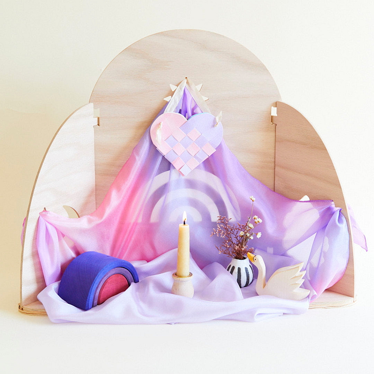 Sezónní polička podle Waldorsfké pedagogiky