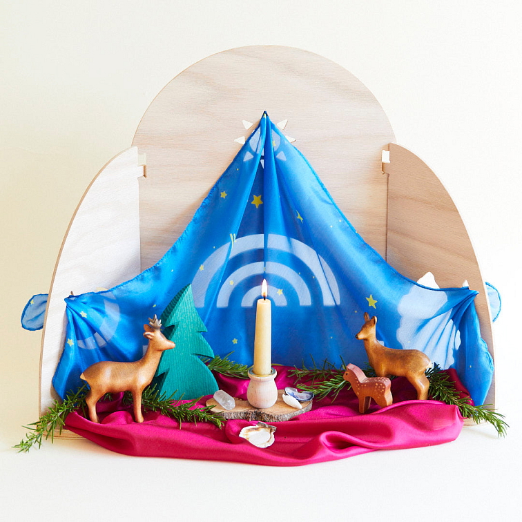 Sezónní polička podle Waldorsfké pedagogiky