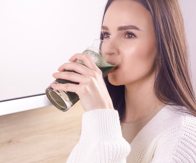 Venira super greens s příchutí jablka