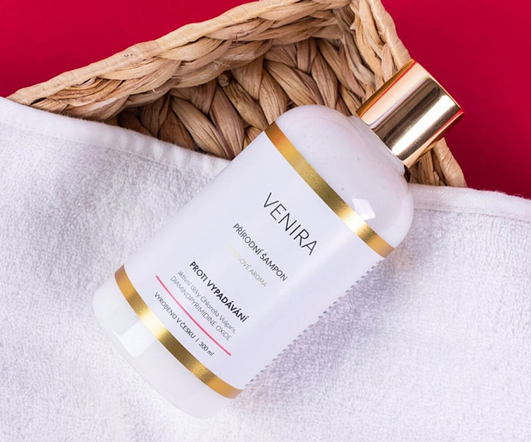 přírodní šampon proti vypadávání vlasů