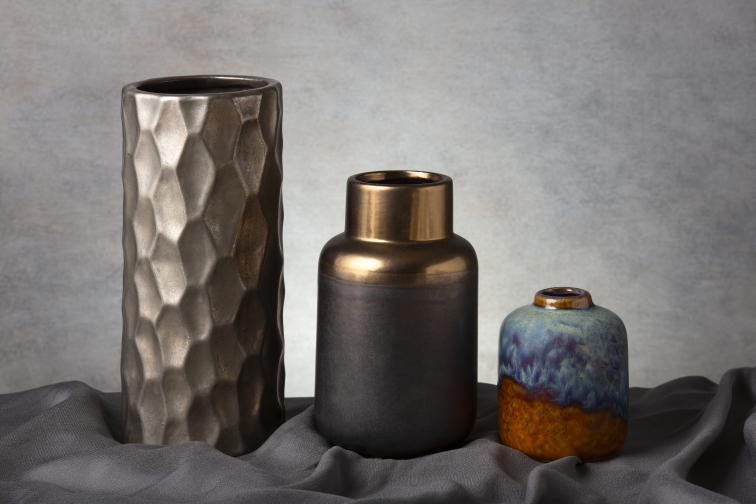 Ako vybrať drevené dekorácie do záhrady a nábytok v rustikálnom štýle?