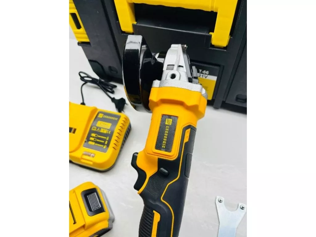 AKU Úhlová bruska T-66 + Náhradní baterie 125mm