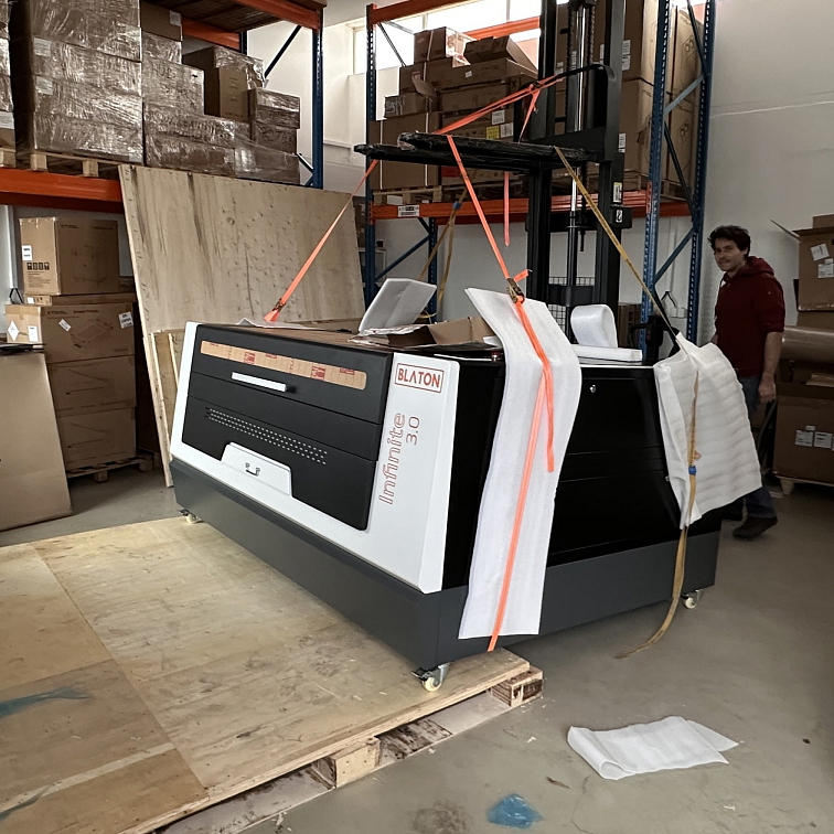 BLATON Infinite CO2 300W 1600x1000 - Mix Cutting Head Metal Cutter + Servo Panasonic + Autofocus