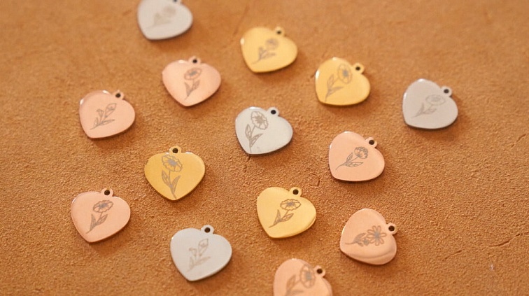 xTool F1 Ultra conveyor - dopravník