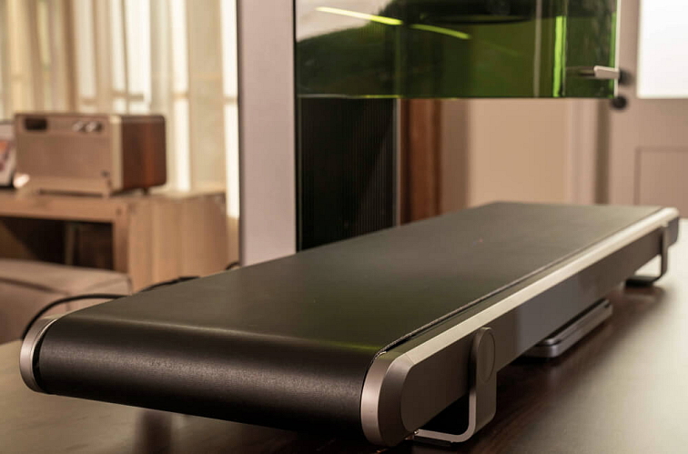 xTool F1 Ultra conveyor - dopravník