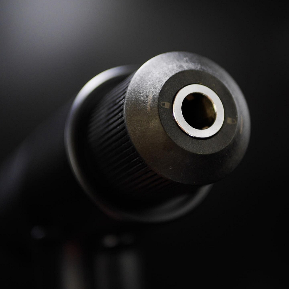 Akumulátorová bezuhlíková vrtačka 12 V + Sada ručního nářadí HOTO Tools