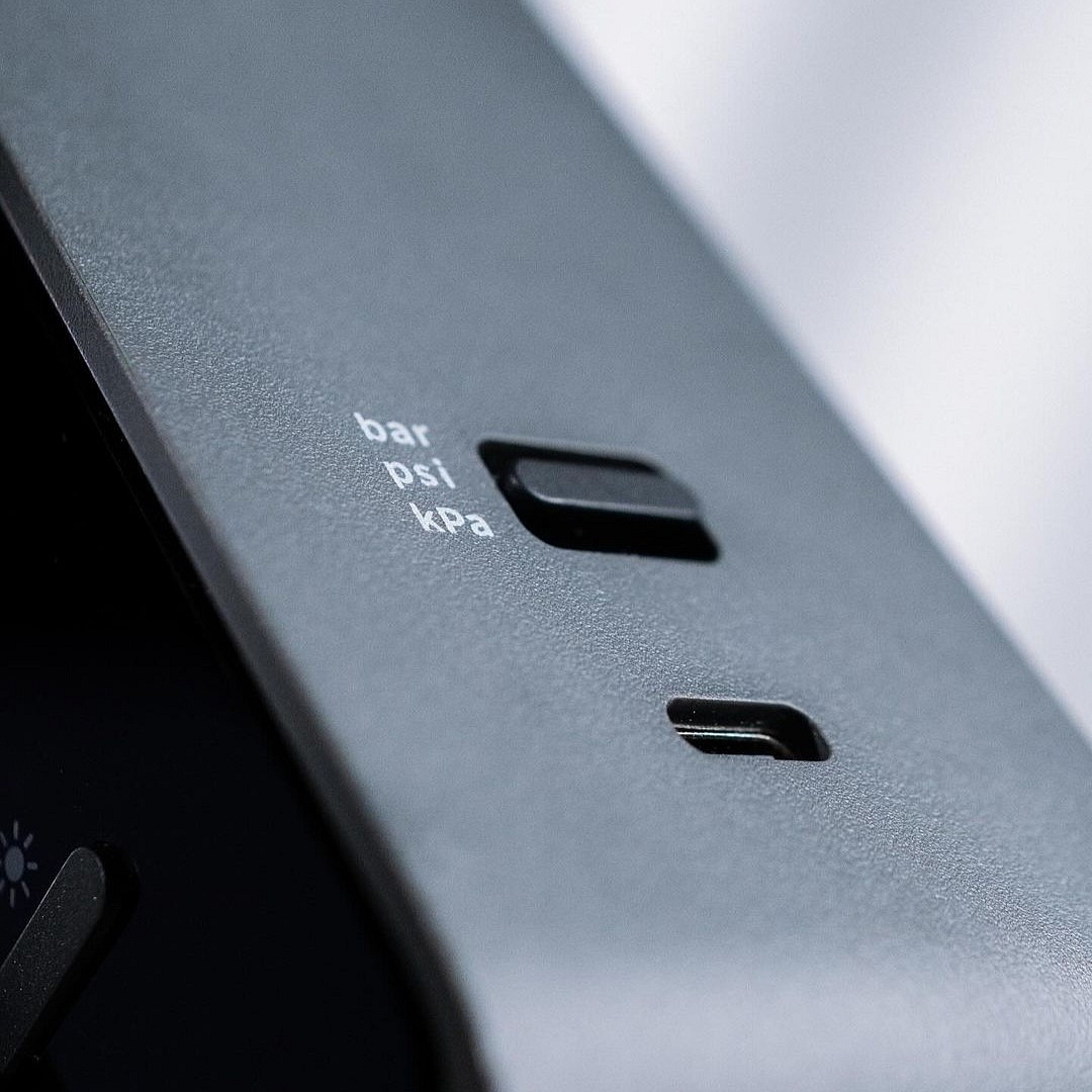 Přenosná elektrická pumpička 12 V PRO HOTO Tools