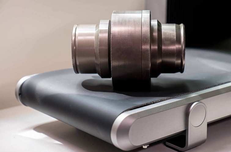 xTool F1 Ultra conveyor - dopravník