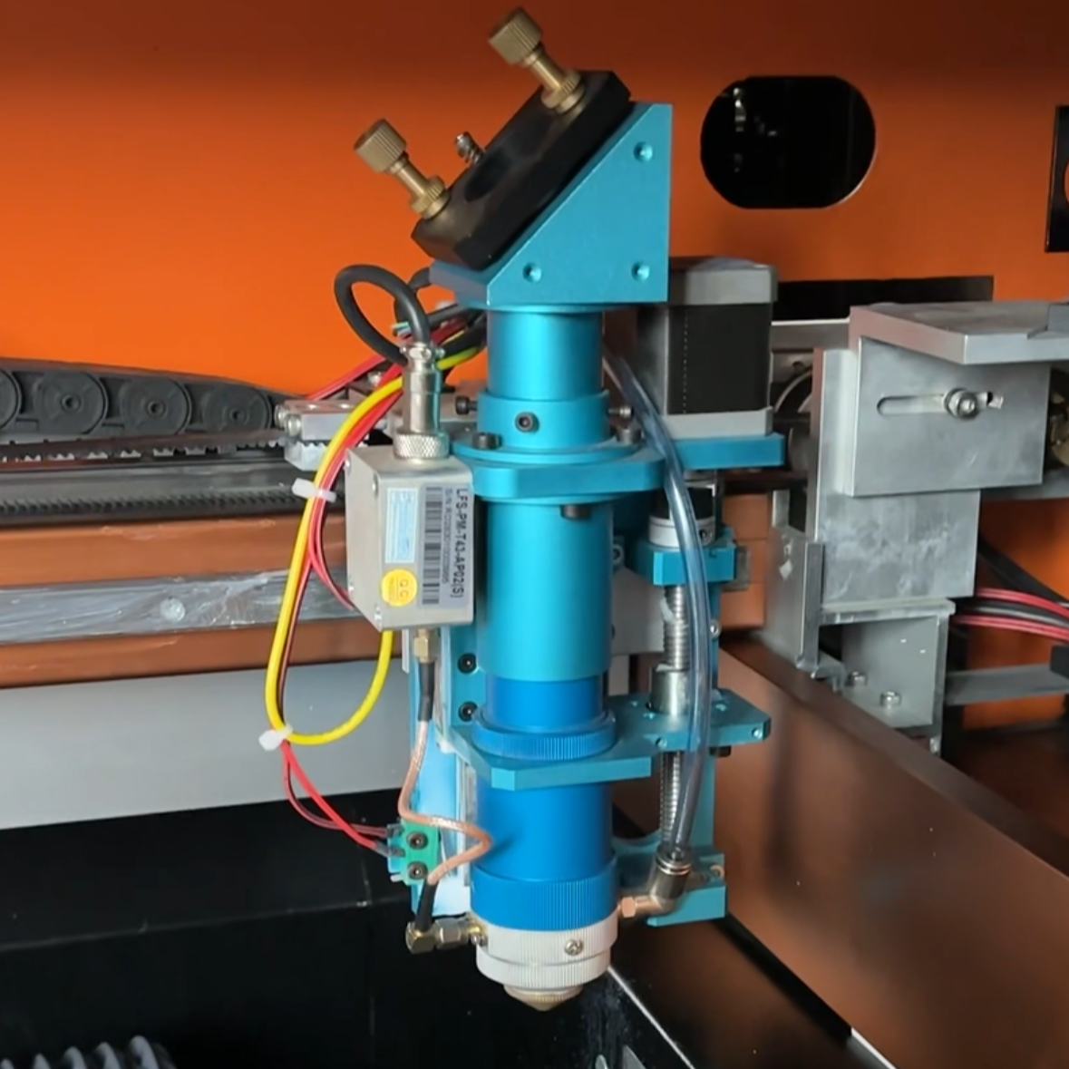 BLATON Infinite CO2 300W 1600x1000 - Mix Cutting Head Metal Cutter + Servo Panasonic + Autofocus