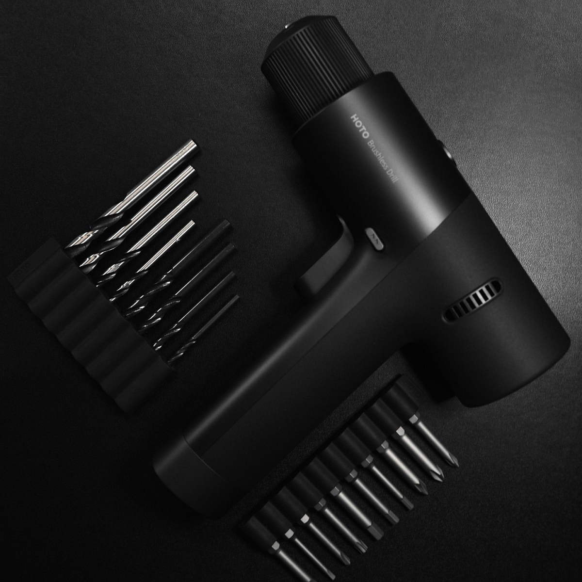 Akumulátorová bezuhlíková vrtačka 12 V + Sada ručního nářadí HOTO Tools