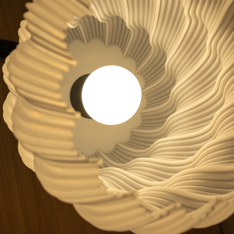 Stolní lampička Wavy