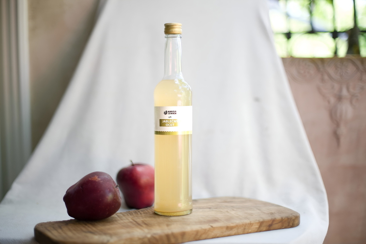 Letní salát s medovo-bylinkovou zálivkou