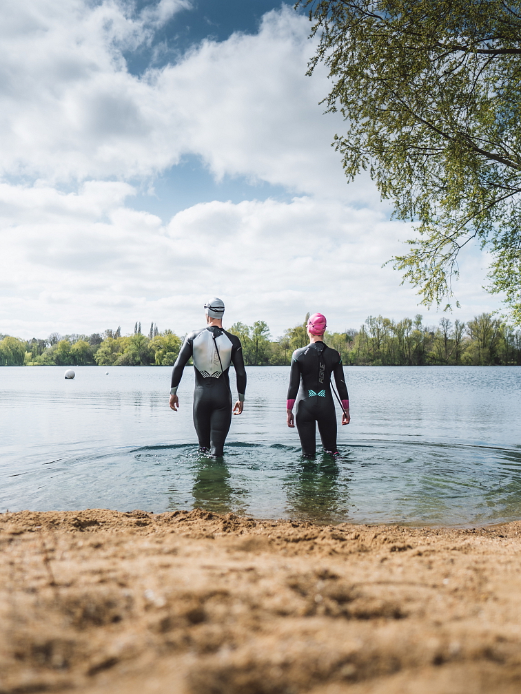 Dámsky neoprén Zone3 Agile / Black/Pink/Turquoise