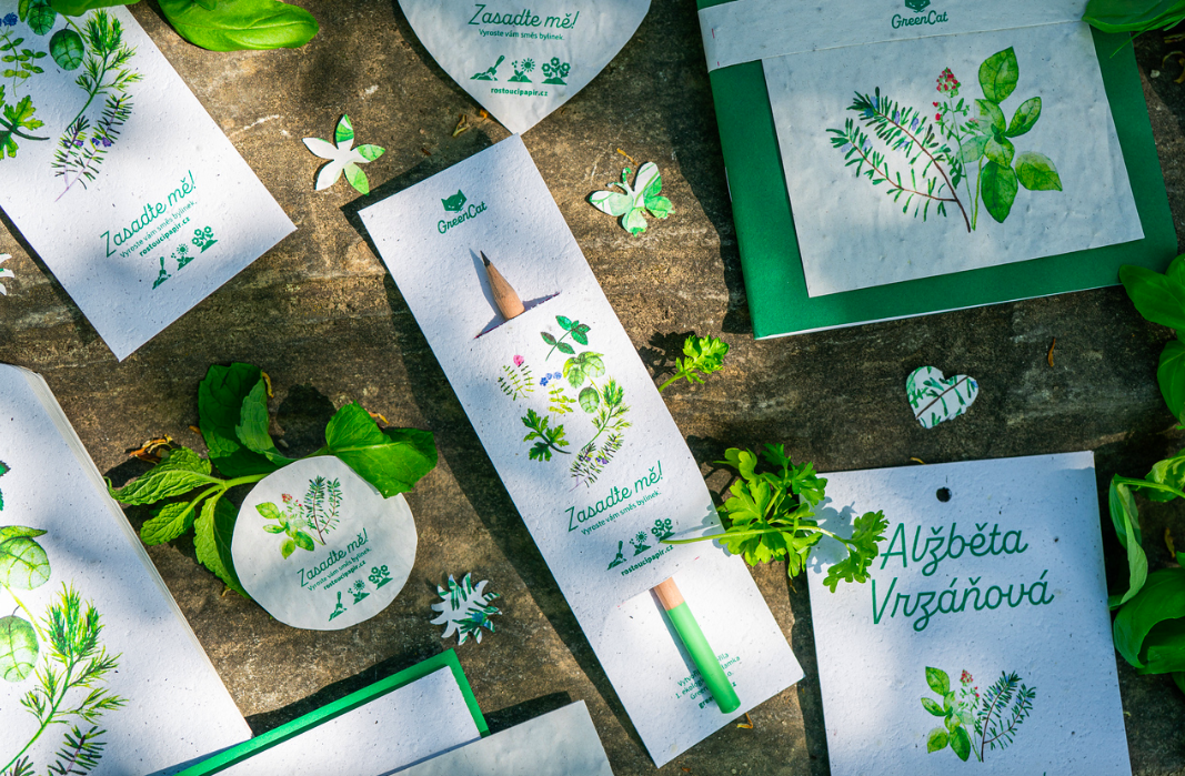 ROSTOUCÍ PAPÍR – Pouzdro na tužky 