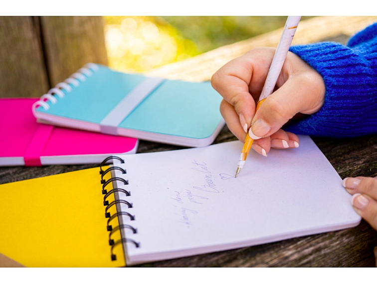 BLOK S KROUŽKOVOU VAZBOU