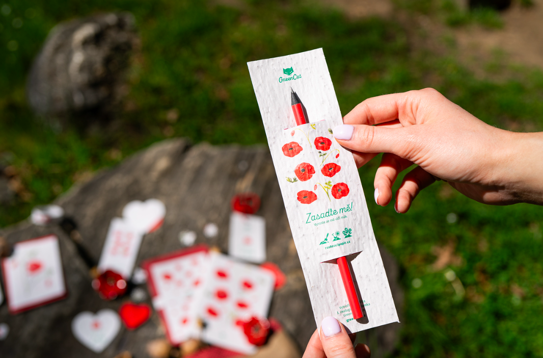 ROSTOUCÍ PAPÍR – Pouzdro na tužky 