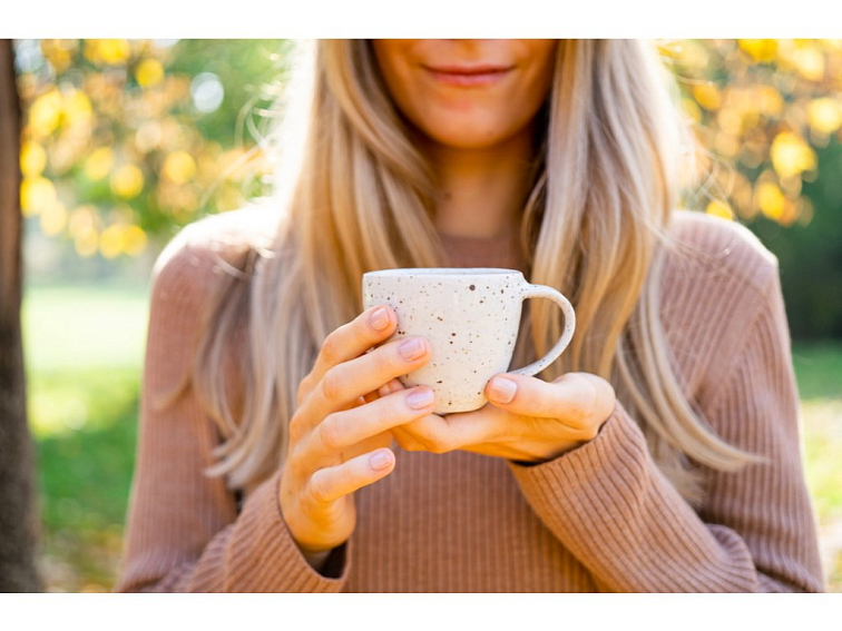 PORCELÁNOVÝ HRNEČEK