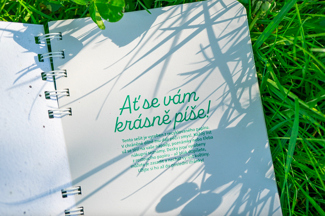 BLOK S VKLADEM Z ROSTOUCÍHO PAPÍRU