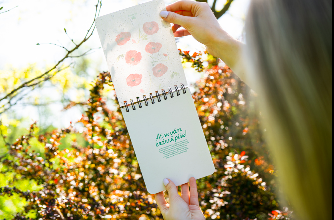 BLOK S DESKAMI Z ROSTOUCÍHO PAPÍRU