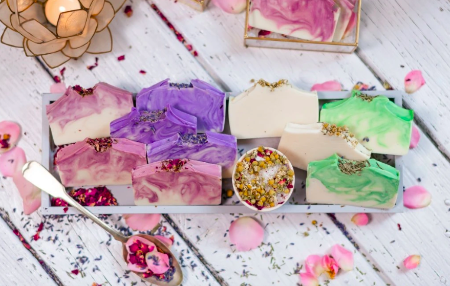 PŘÍRODNÍ RUČNĚ VYRÁBĚNÉ MÝDLO 35g