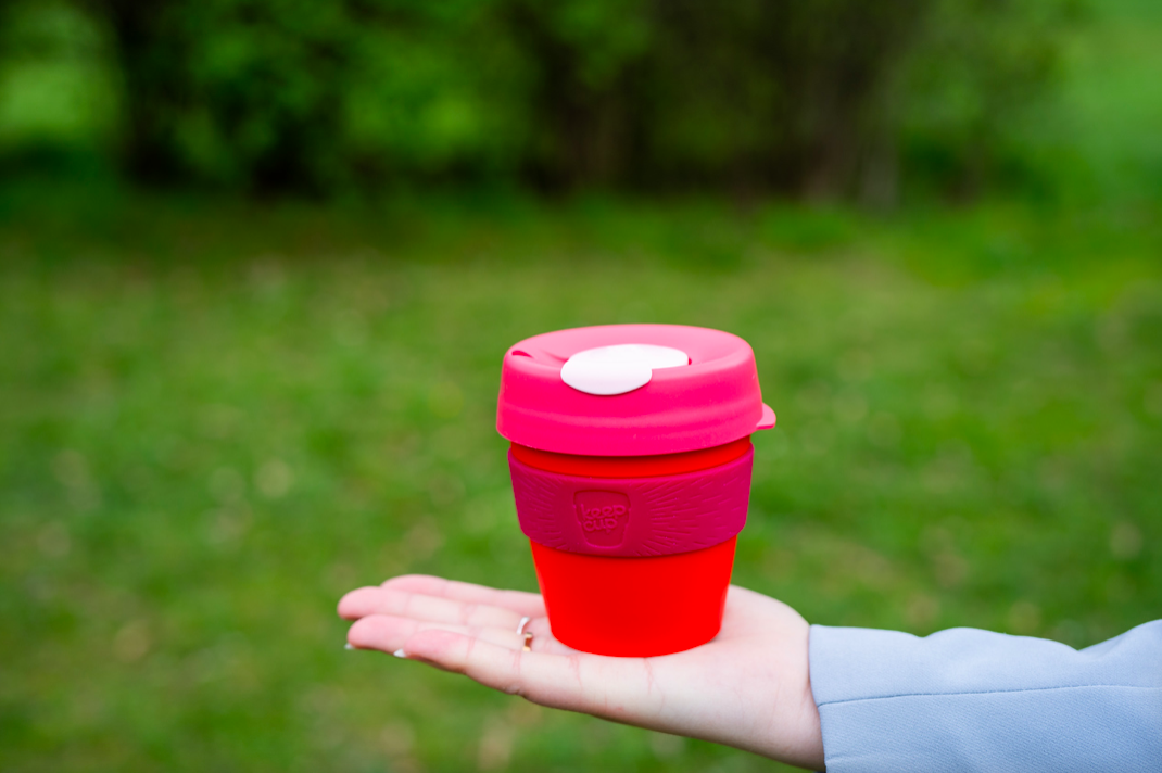 BAREVNÝ KEEPCUP