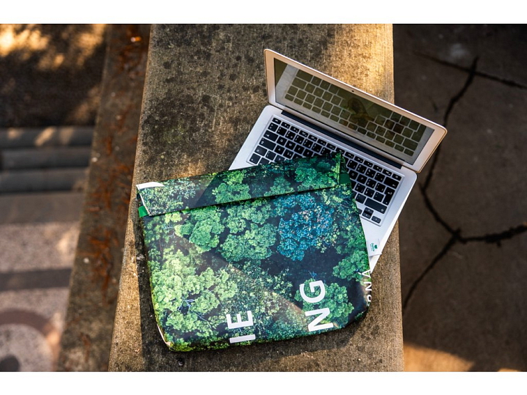 Z BANNERU – Pouzdro na notebook