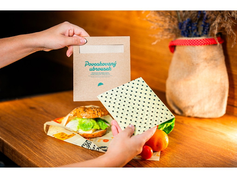 POVOSKOVANÝ UBROUSEK
