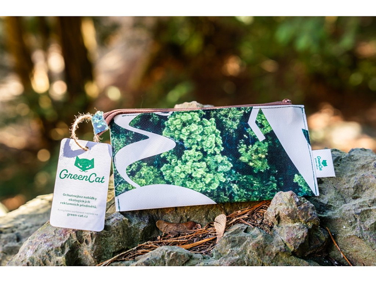 Z BANNERU – Kapsa na zip