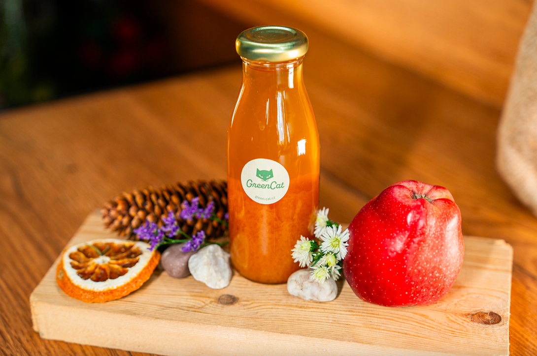 Mošt z české moštárny