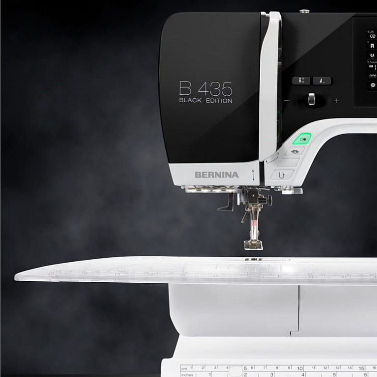 BERNINA 435 Black Edition
