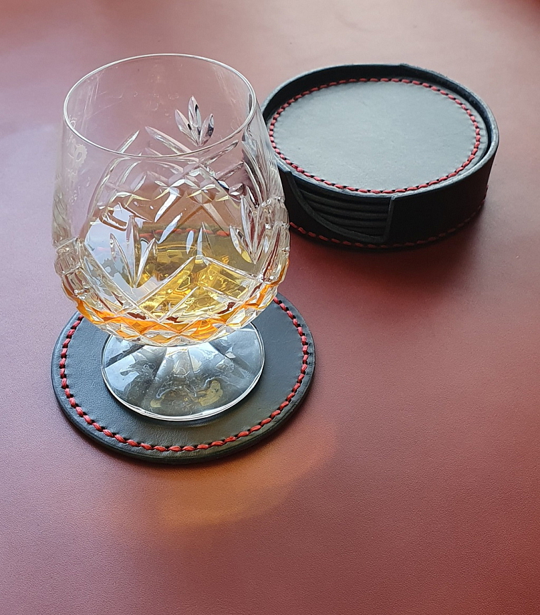 SADA KOŽENÝCH PODTÁCKŮ