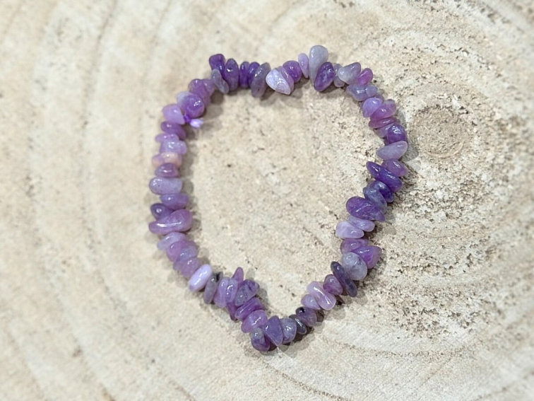 Lepidolit - náramek; 5-8mm - sekaný