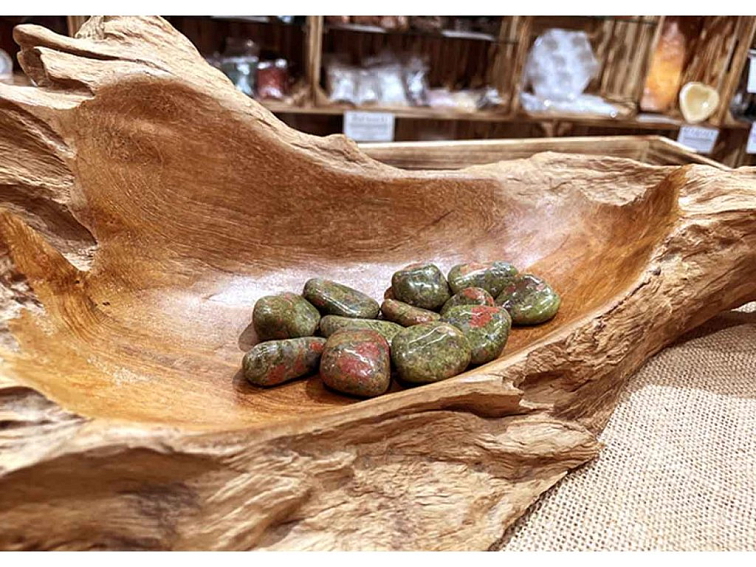 Unakit - tromlovaný kámen; 20-25mm