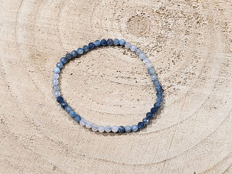 Akvamarín - náramek; 3-4mm - fasetovaný