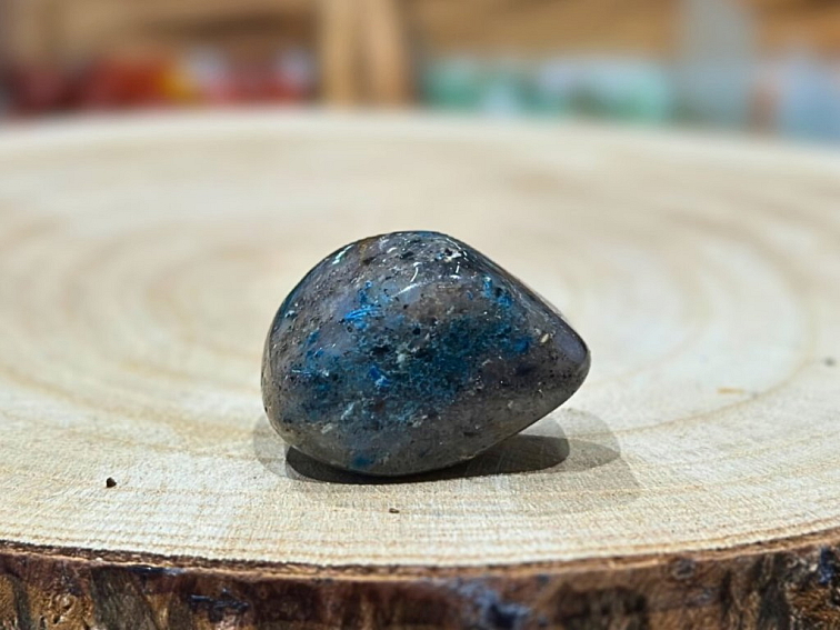 Trolleit - tromlovaný kámen; 25-30mm