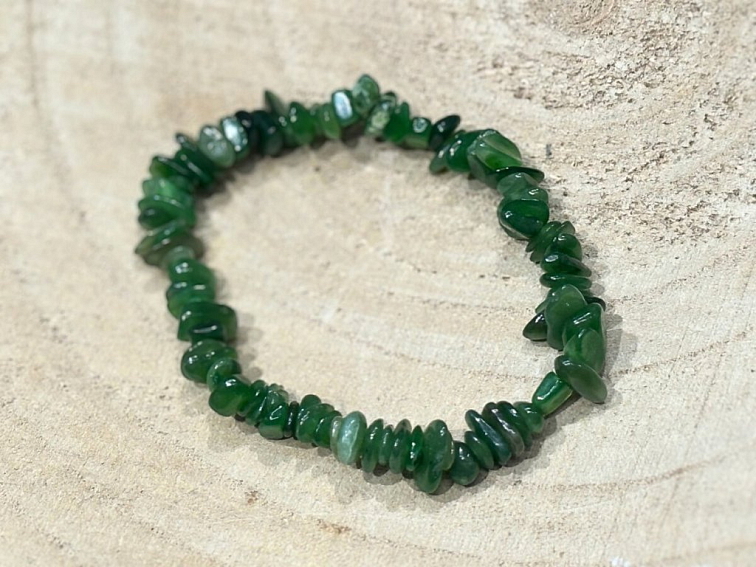 Nefrit - náramek; 4-8mm - sekaný