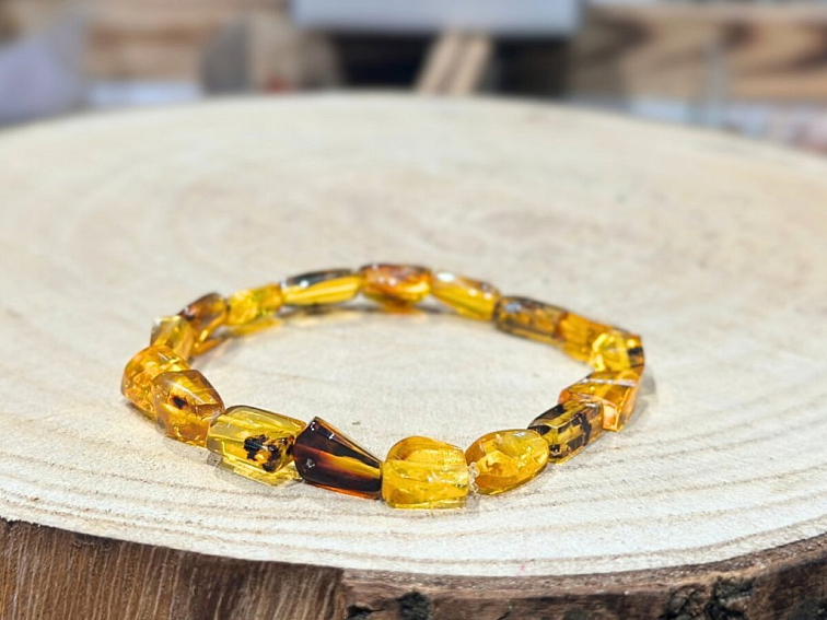 Jantar - náramek; medový; na gumičce; 18 cm