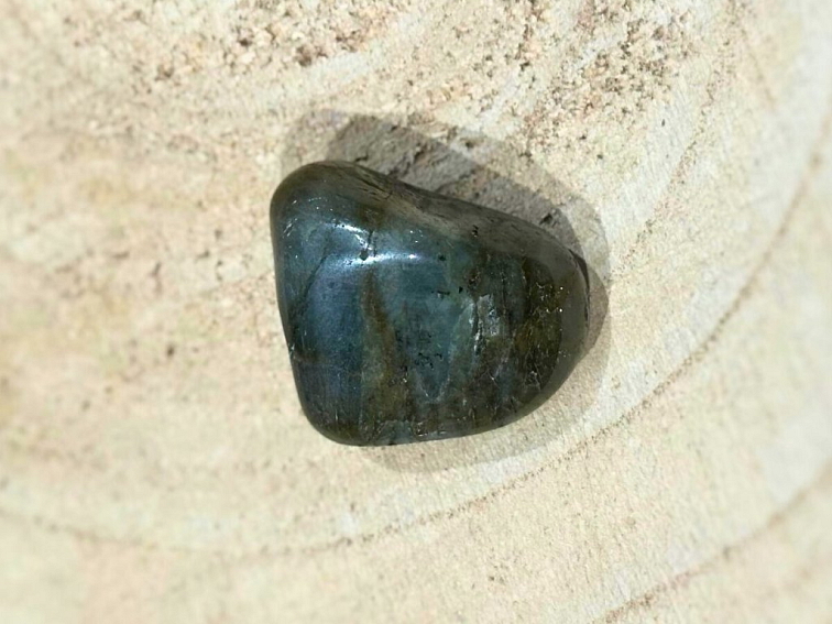 Labradorit - tromlovaný kámen; 30-40mm